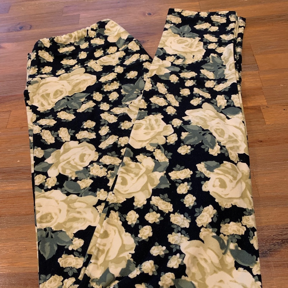 PRICE REDUCED!!  LLR OS Leggings. Never worn.